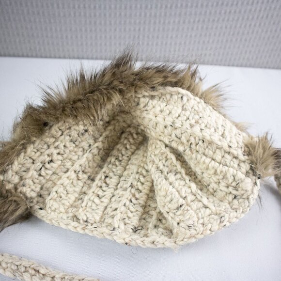 Square Shape Crochet Knit Faux Fur Hat - Picture 5 of 5
